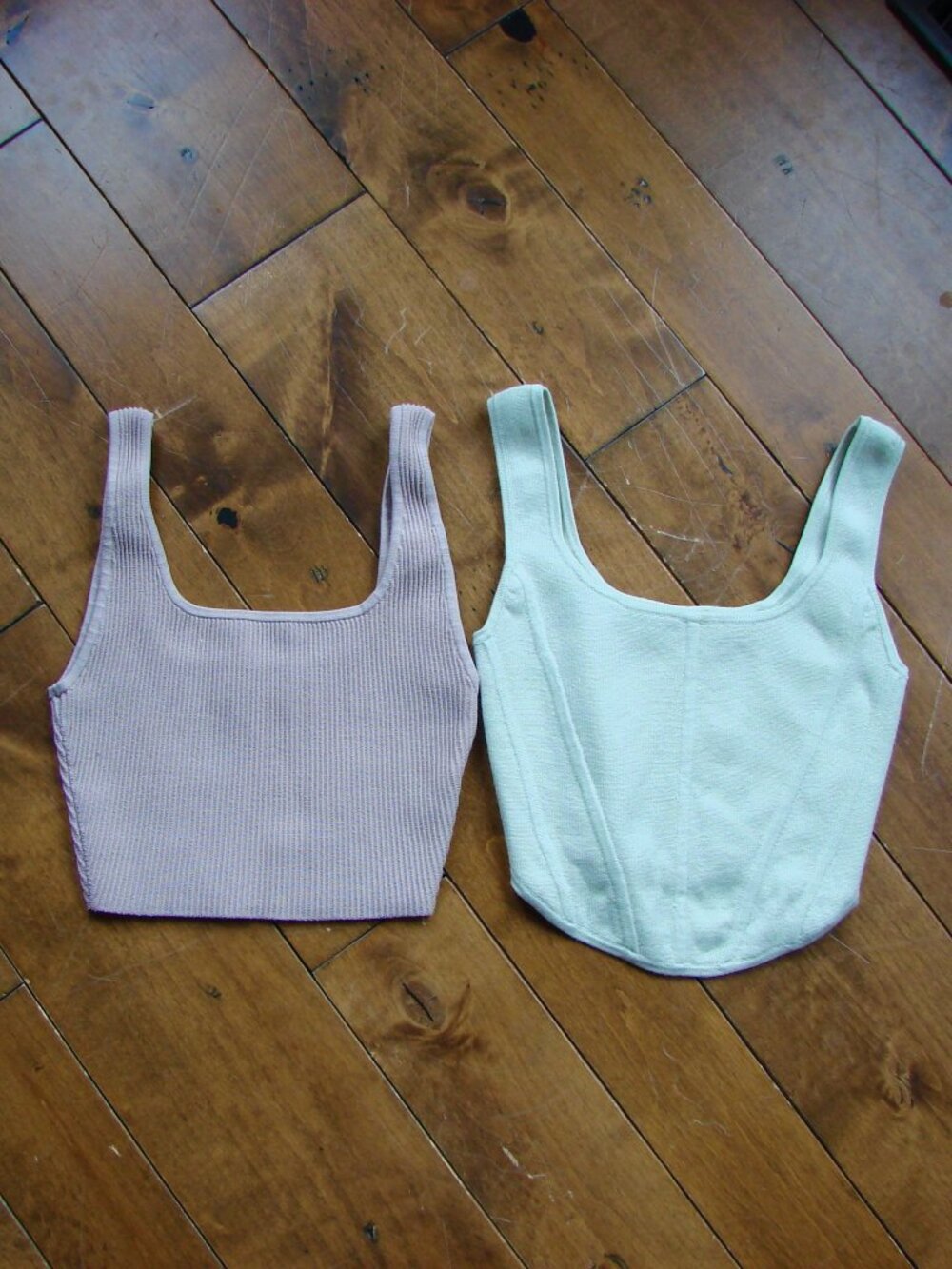2 Aritzia Knit Crop Tank Tops Babaton Sculpt Knit XXS Wilfred Natalie Bustier XS